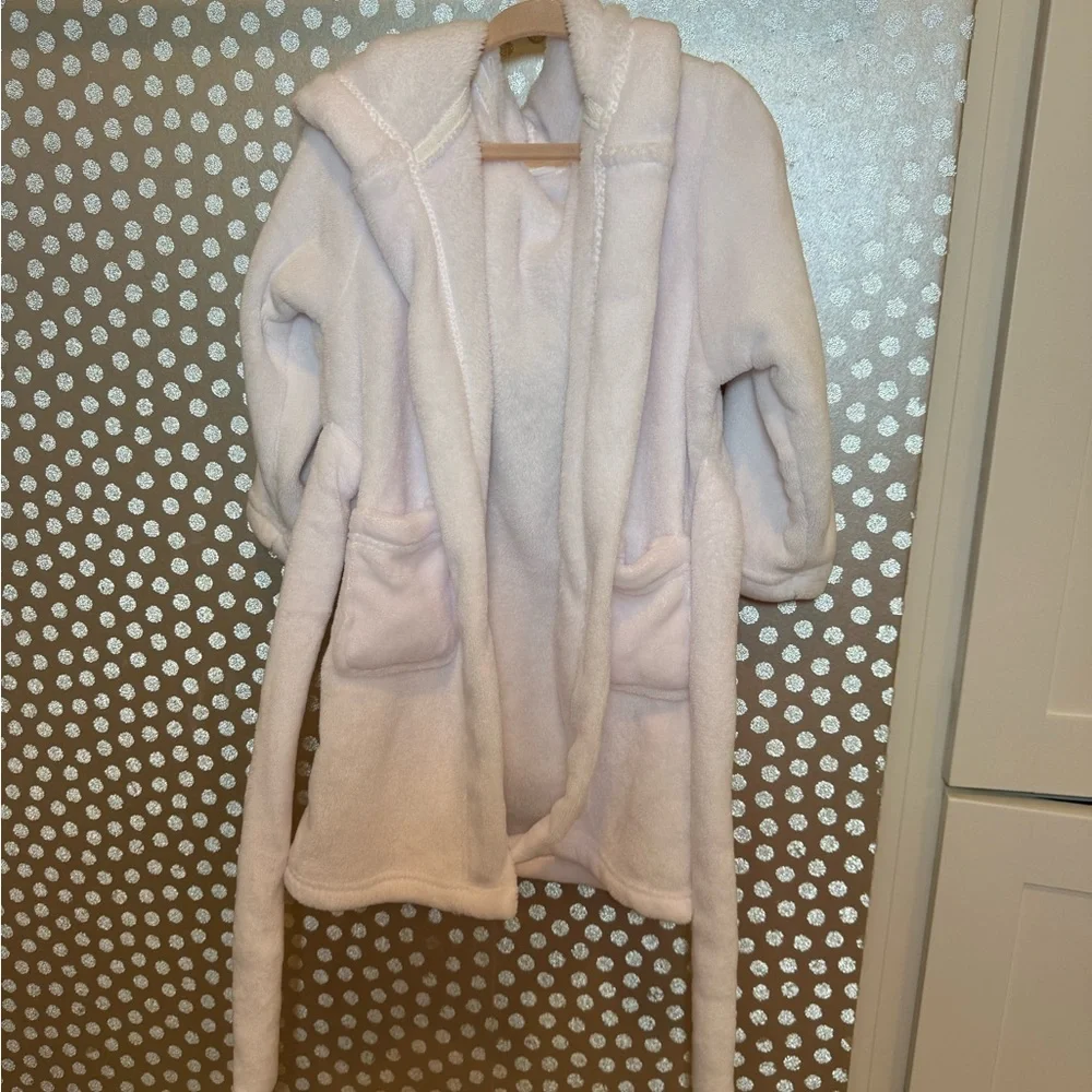 Kids White Plush Hooded Robe Size 2T Cozy Fleece Tie Waist Bath Spa